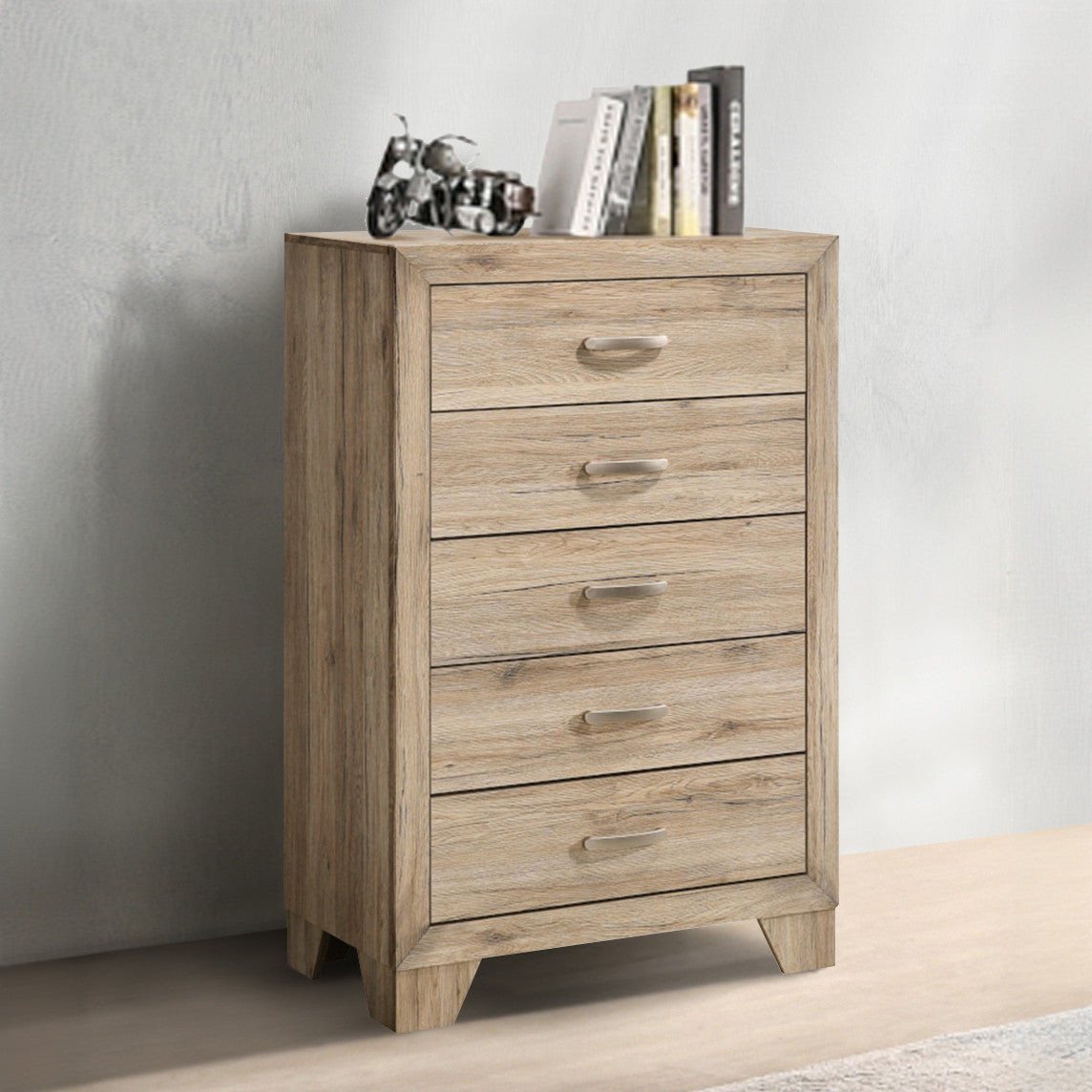 ACME 28046 Miquell Chest