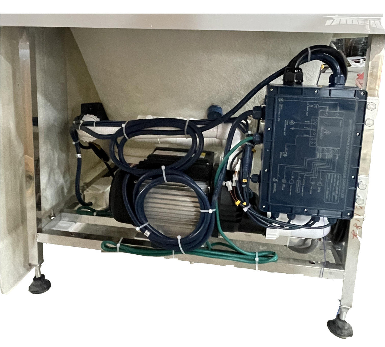 EAGO AM154ETL-L6 6 ft Acrylic White Rectangular Whirlpool Bathtub w Fixtures